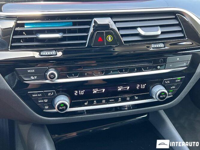 BMW 530e 42 interauto-car