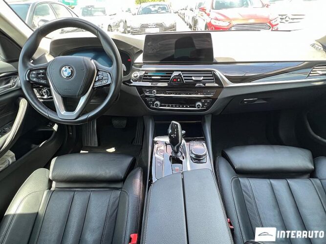 BMW 530e 38 interauto-car