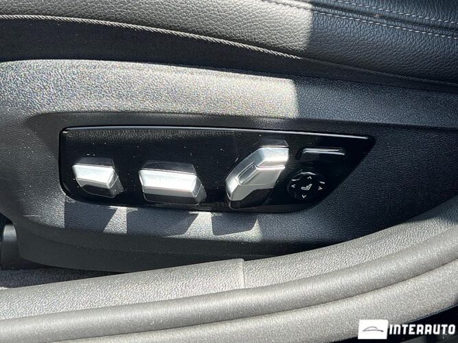 BMW 530e 44 interauto-car