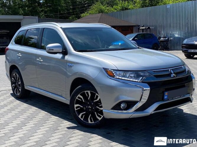 Mitsubishi Outlander 34 interauto-car