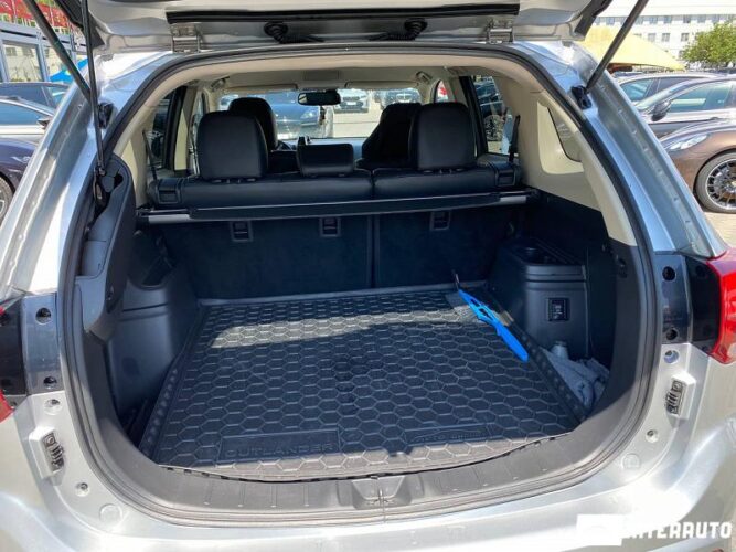 Mitsubishi Outlander 50 interauto-car