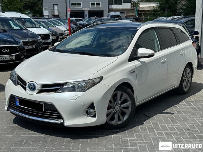 Toyota Auris 31 interauto-car