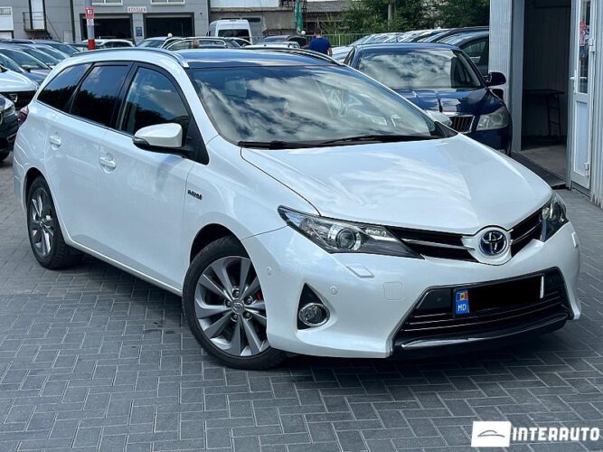 Toyota Auris 34 interauto-car