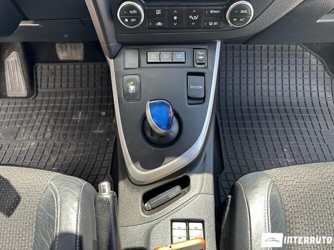 Toyota Auris 42 interauto-car