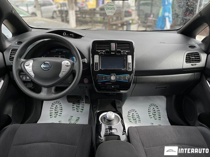 Nissan Leaf 38 interauto-car