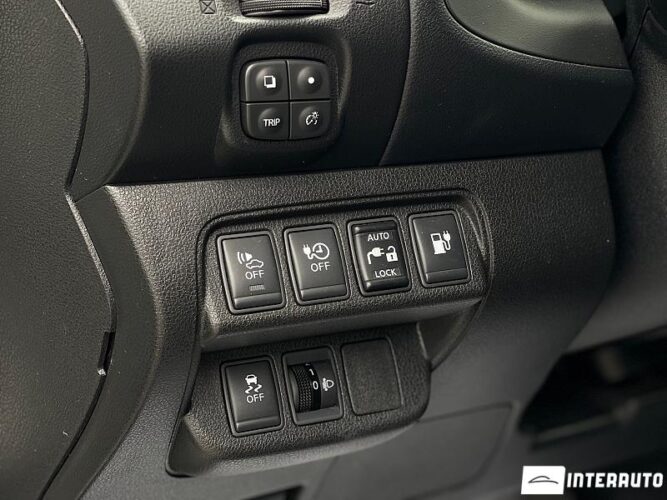 Nissan Leaf 37 interauto-car