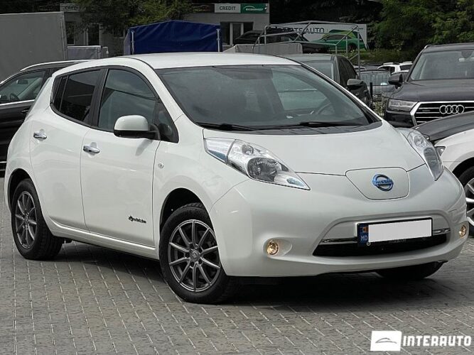 Nissan Leaf 32 interauto-car