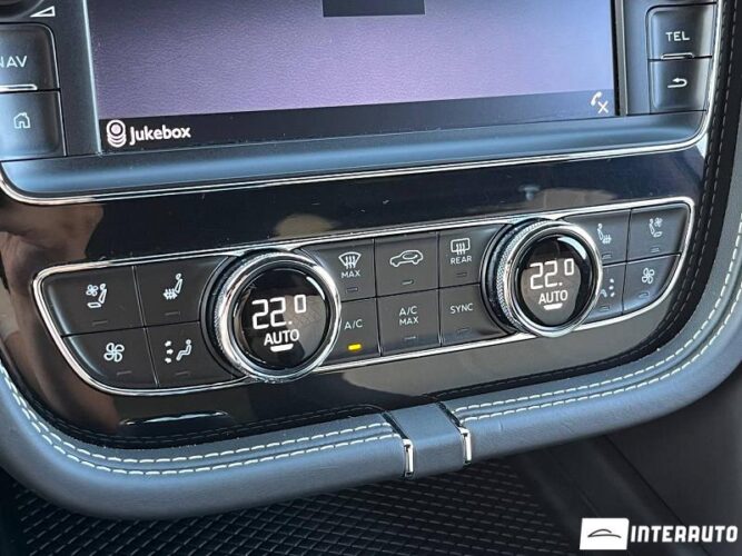 Bentley Bentayga 48 interauto-car