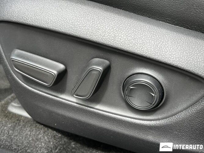 Toyota Rav-4 50 interauto-car