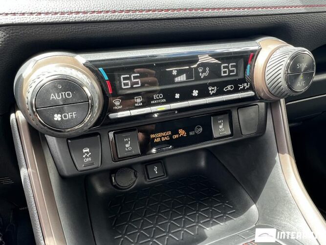 Toyota Rav-4 46 interauto-car