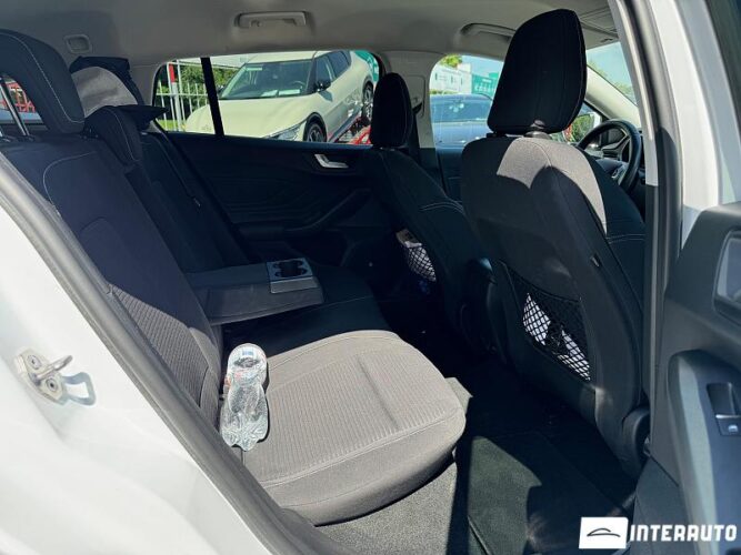 Ford Focus 47 interauto-car