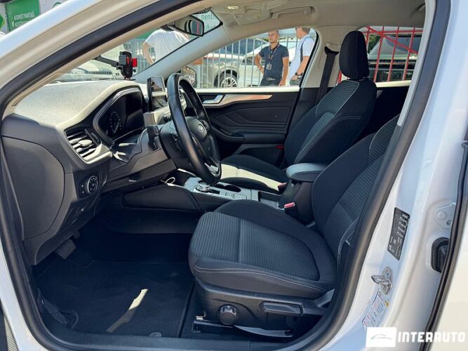Ford Focus 44 interauto-car