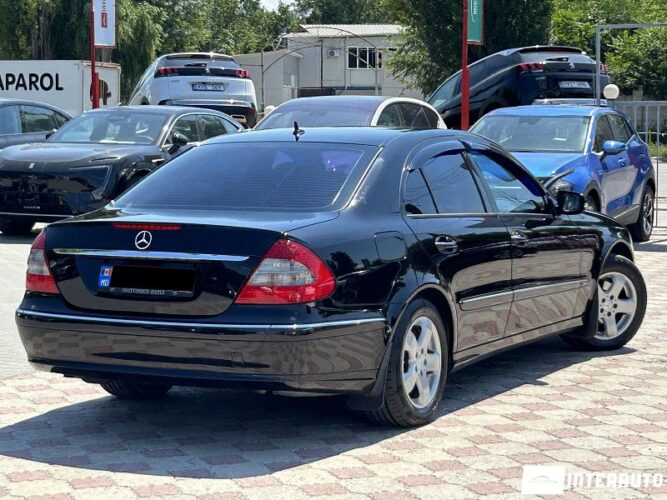 Mercedes E 200 30 interauto-car