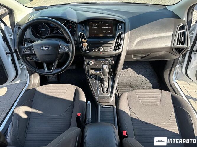 Ford Focus 33 interauto-car