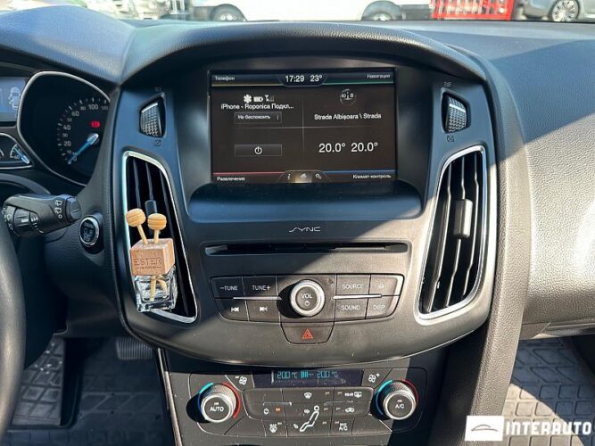 Ford Focus 35 interauto-car