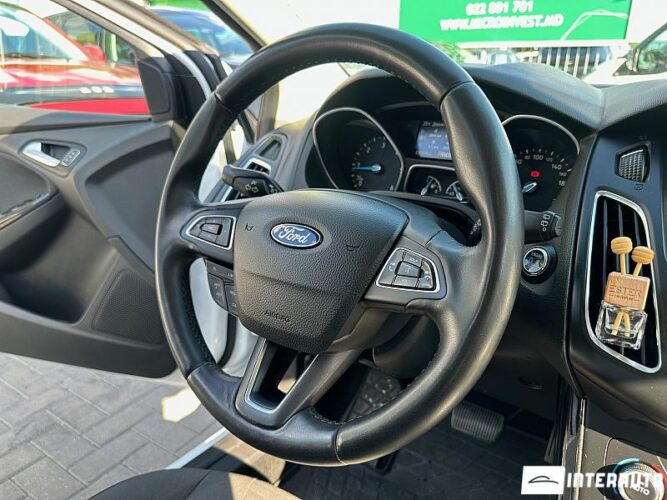 Ford Focus 34 interauto-car