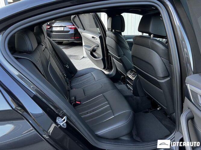 BMW 530e 44 interauto-car