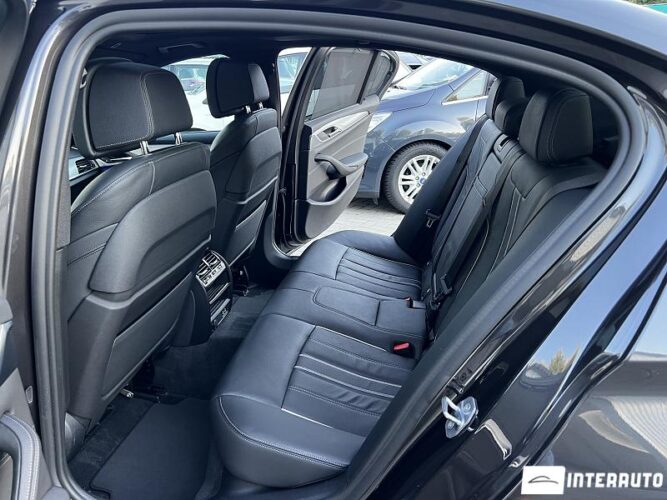 BMW 530e 43 interauto-car