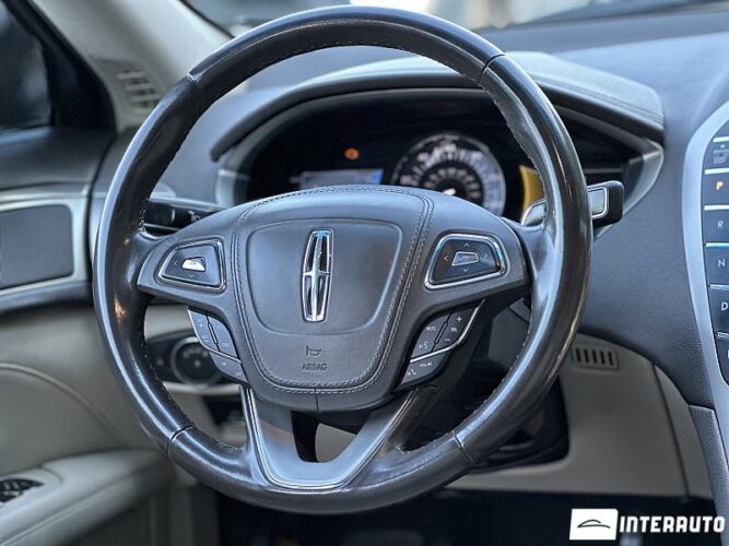 Lincoln MKZ 38 interauto-car