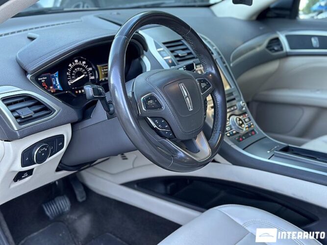 Lincoln MKZ 36 interauto-car