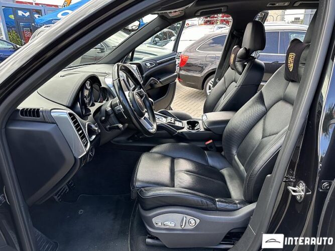 Porsche Cayenne 38 interauto-car