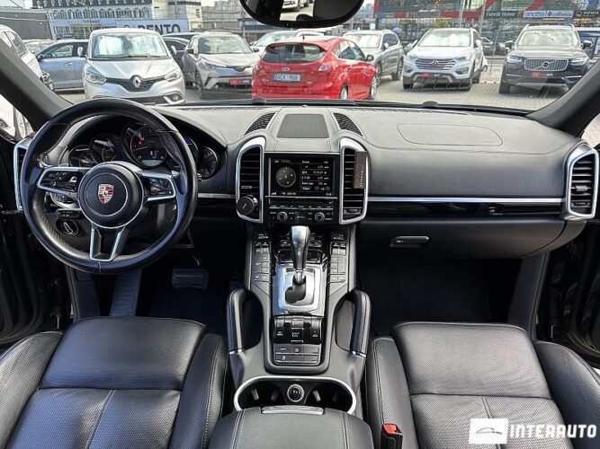 Porsche Cayenne 42 interauto-car