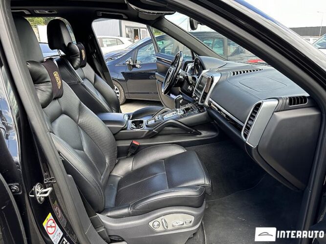 Porsche Cayenne 41 interauto-car