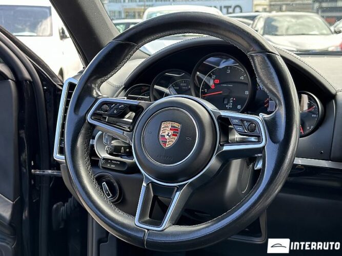 Porsche Cayenne 43 interauto-car