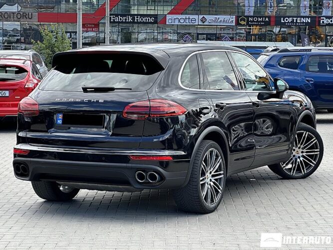 Porsche Cayenne 37 interauto-car