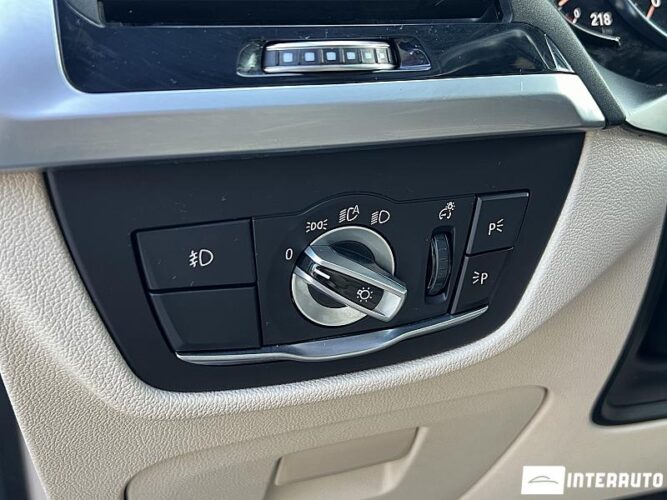 BMW X3 3.0i 43 interauto-car
