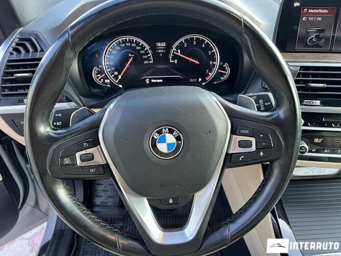 BMW X3 3.0i 42 interauto-car