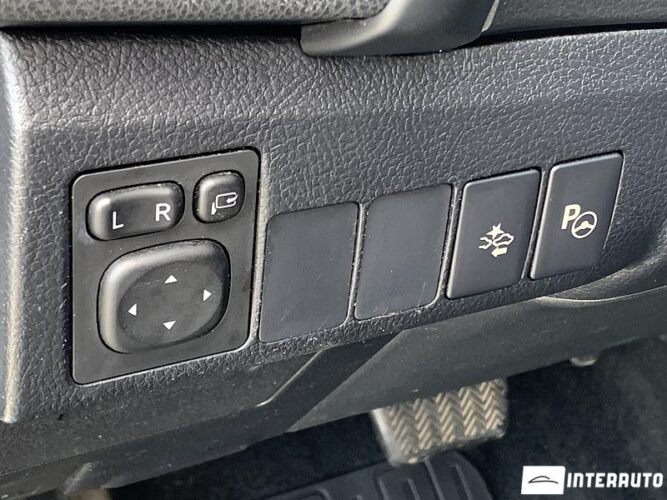 Toyota Auris 38 interauto-car