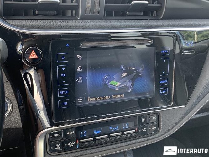 Toyota Auris 43 interauto-car