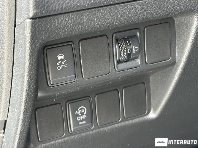 Nissan Qashqai 43 interauto-car