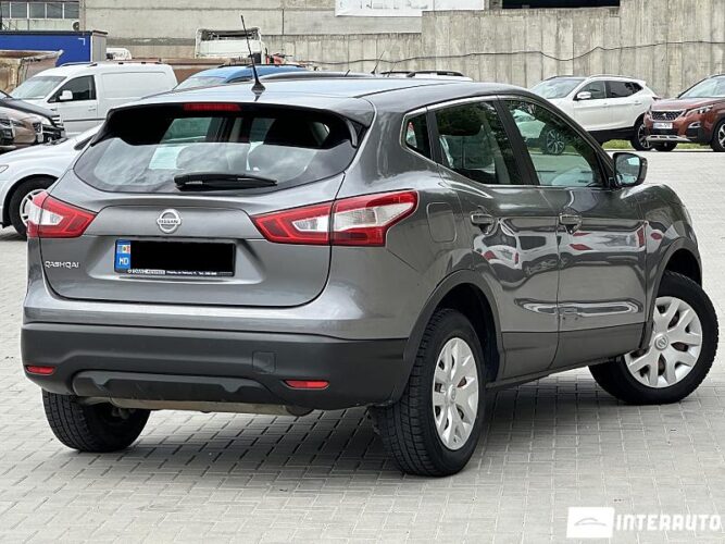 Nissan Qashqai 30 interauto-car