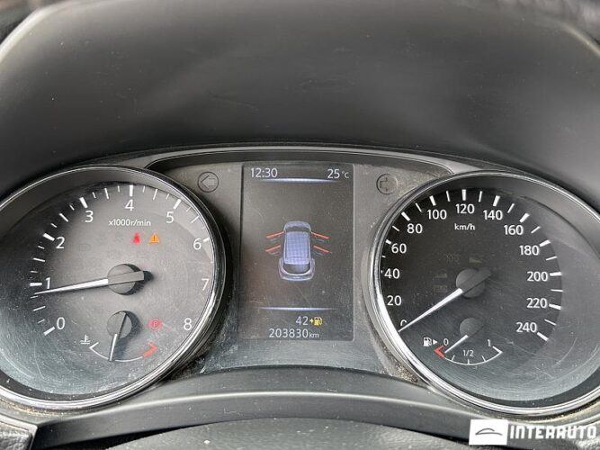 Nissan Qashqai 33 interauto-car