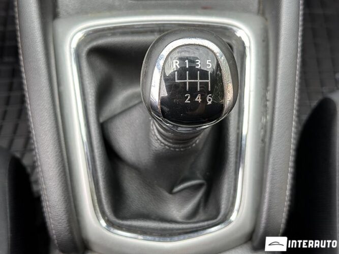 Nissan Qashqai 36 interauto-car