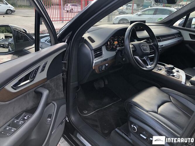 Audi Q7 E-Tron 43 interauto-car