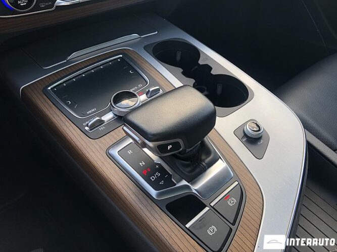 Audi Q7 E-Tron 51 interauto-car