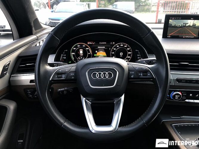Audi Q7 E-Tron 45 interauto-car