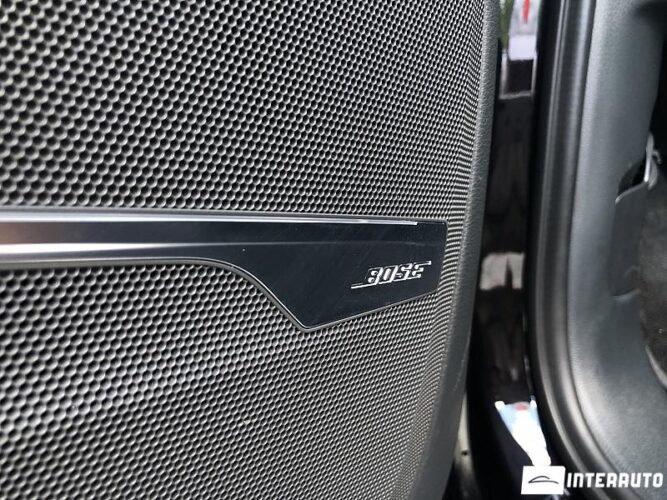 Audi Q7 E-Tron 52 interauto-car