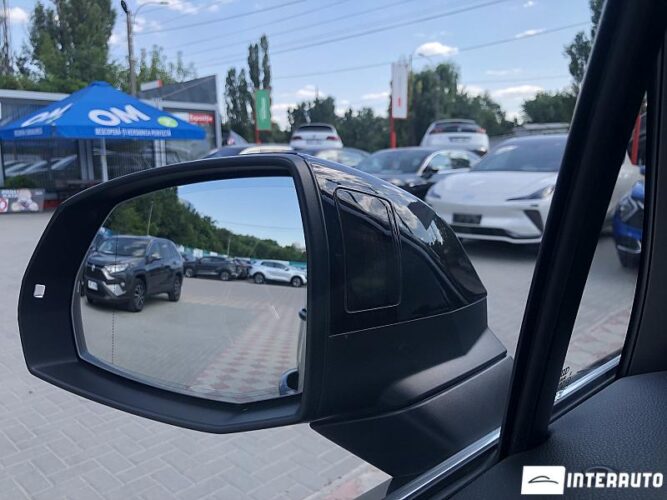 Audi Q7 E-Tron 42 interauto-car