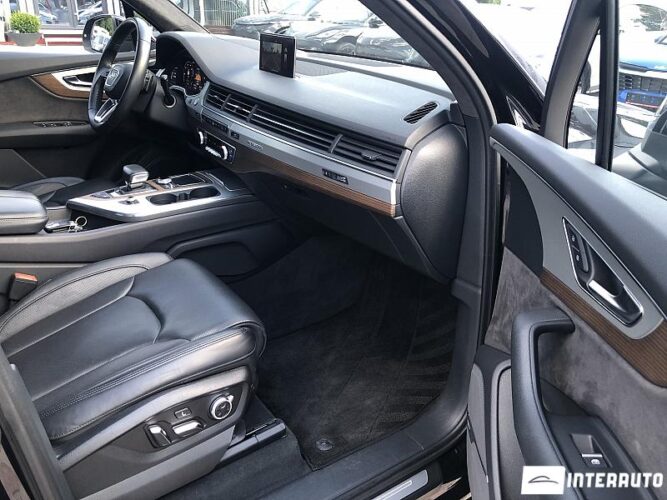 Audi Q7 E-Tron 53 interauto-car