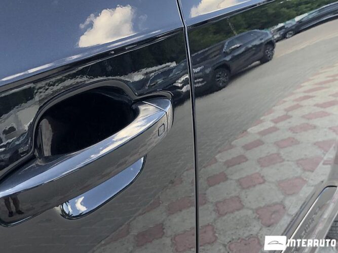 Audi Q7 E-Tron 41 interauto-car