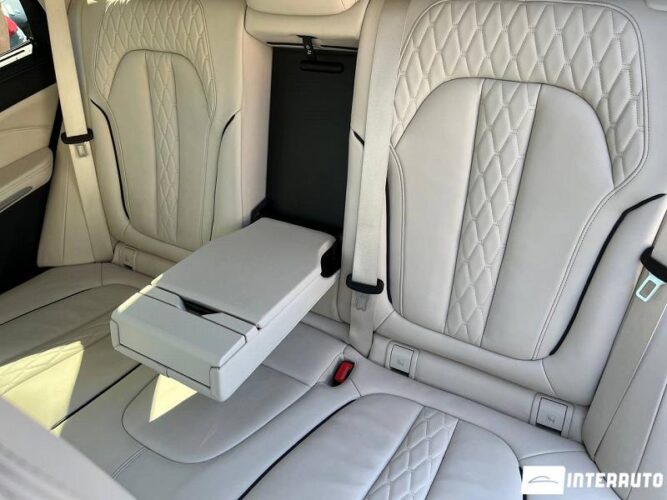 BMW X5 4.5e 48 interauto-car