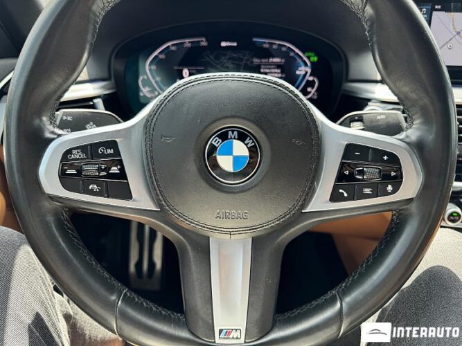 BMW 530e 44 interauto-car