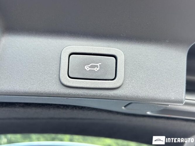 Jaguar F-Pace 51 interauto-car