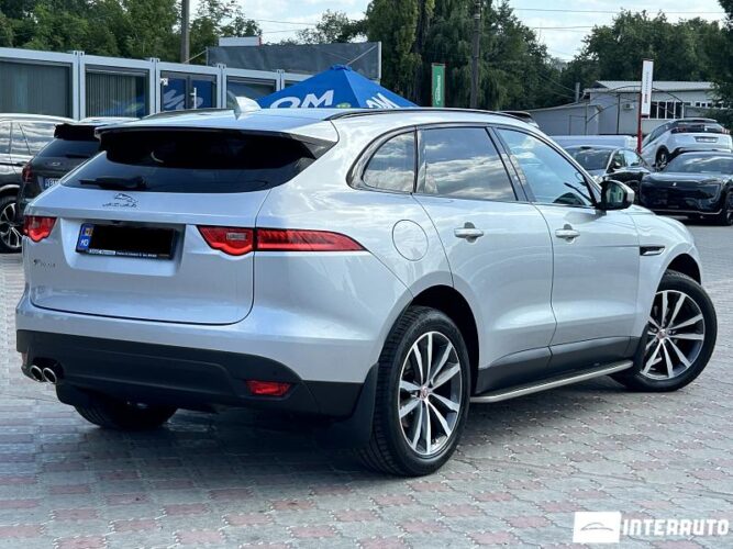 Jaguar F-Pace 35 interauto-car