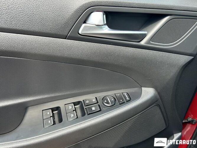 Hyundai Tucson 38 interauto-car