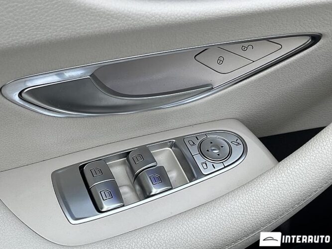 Mercedes E 220 53 interauto-car